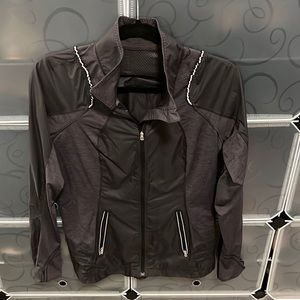 Lululemon windbreaker